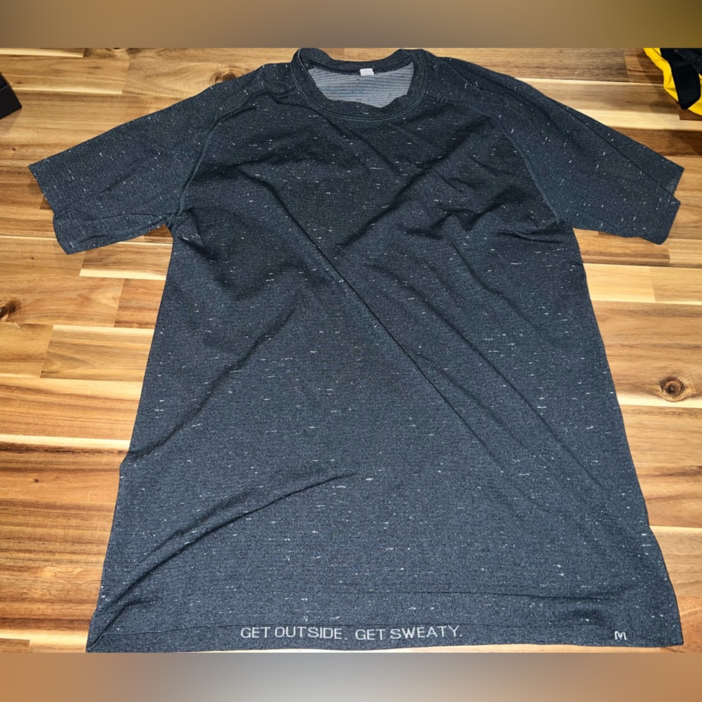 LuluLemon mens athletic short sleeve